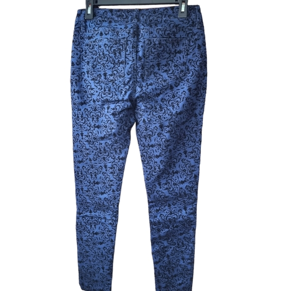 Embossed Suko Denim Jeans - Picture 2 of 8